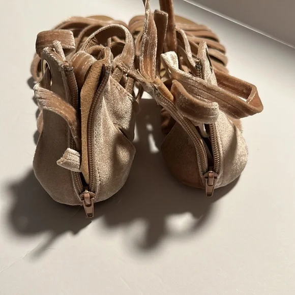 NWOT blush pink velvet sandal with ankle tie straps and zipper backs - Picture 3 of 4